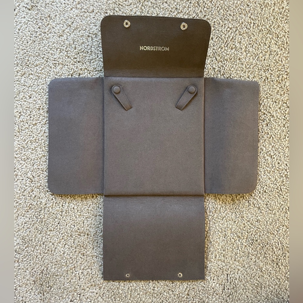 Nordstrom necklace display/travel pouch